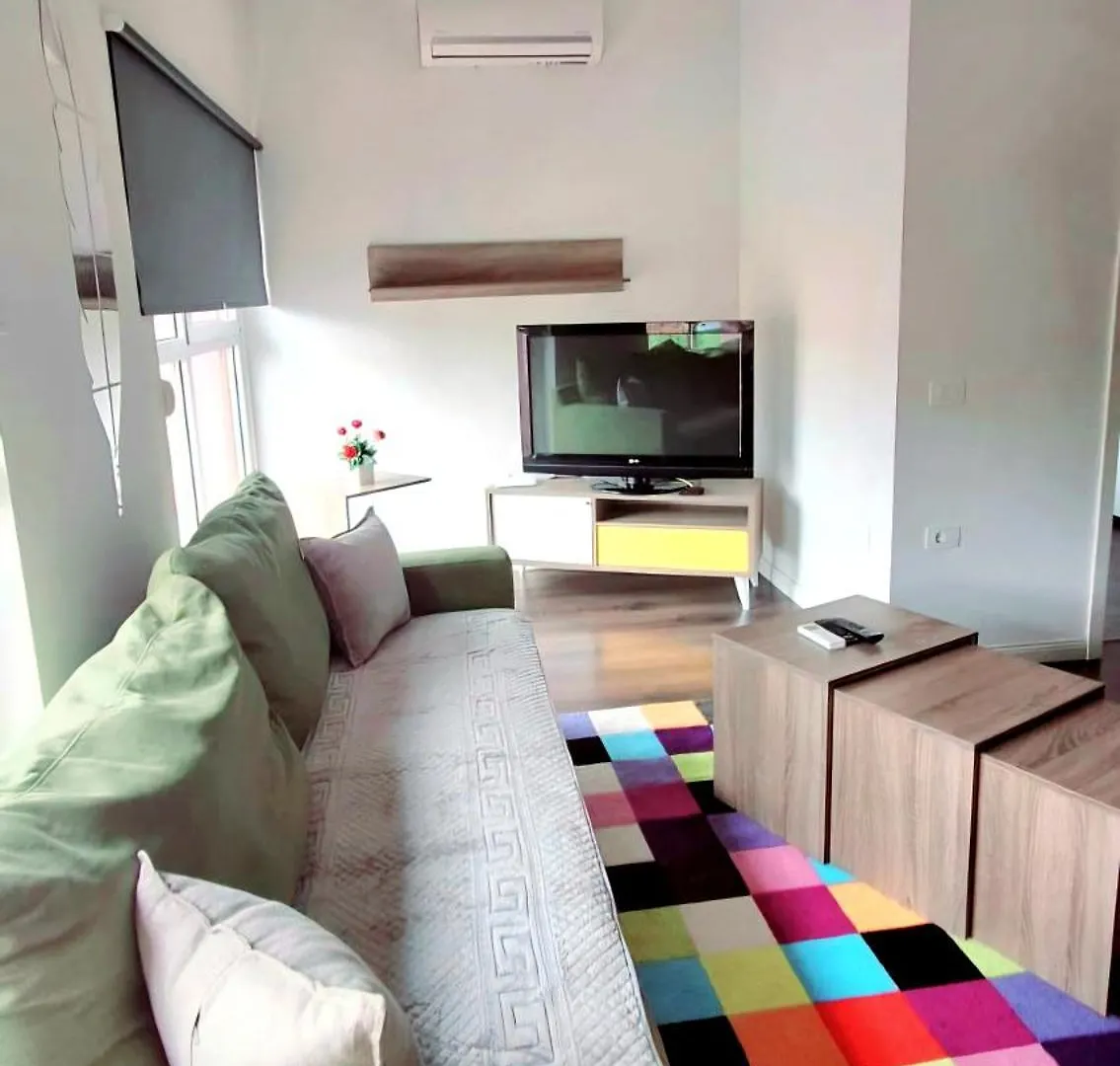 Modern Mountain View P&E Tirana Apartment Netflix Included