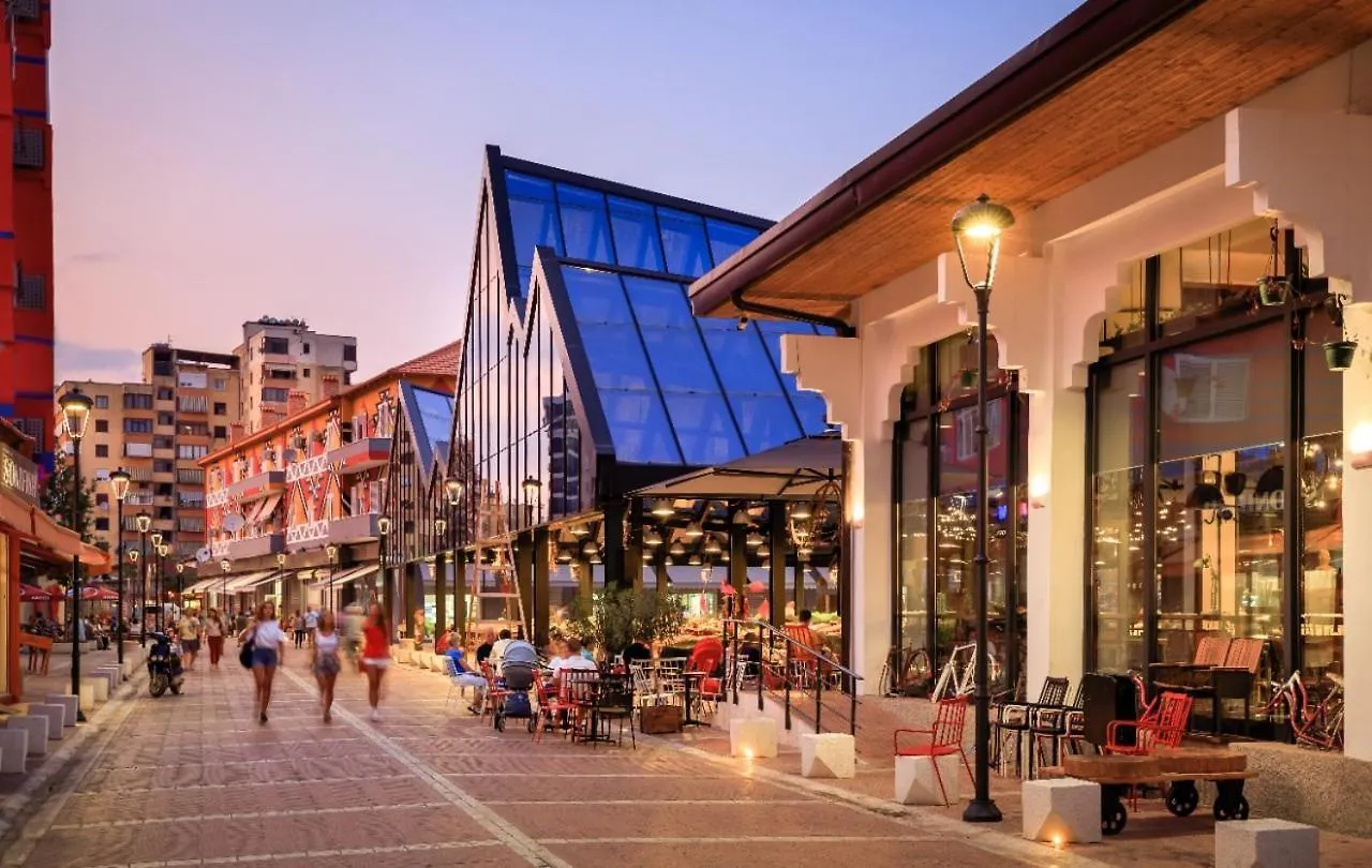 Modern Mountain View P&E Tirana Apartment Netflix Included