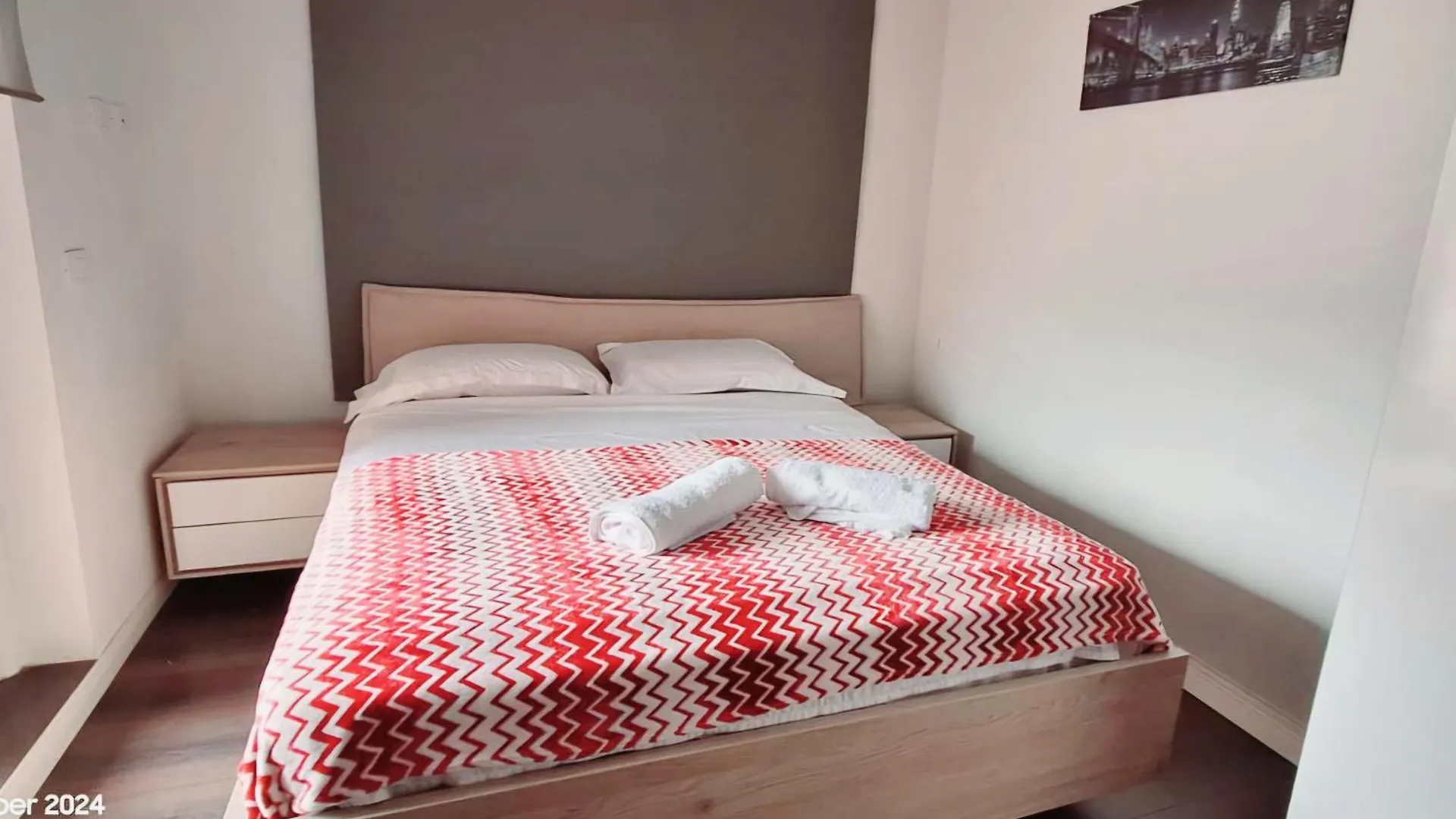 Modern Mountain View P&E Tirana Apartment Netflix Included